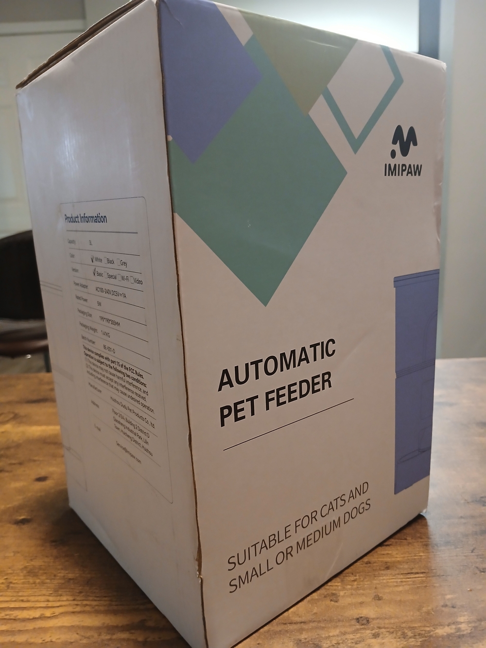 Automatic Pet Feeder in White and Blue